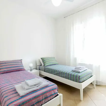 Fumarola Sleeps 8 Pool Air Con Wifi Ostuni