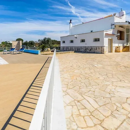 Fumarola Sleeps 8 Pool Air Con Wifi *