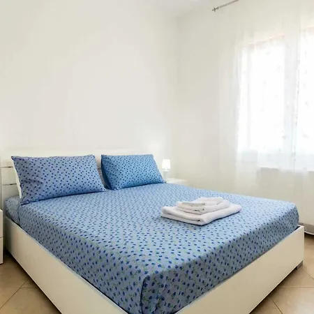 Fumarola Sleeps 8 Pool Air Con Wifi * Ostuni